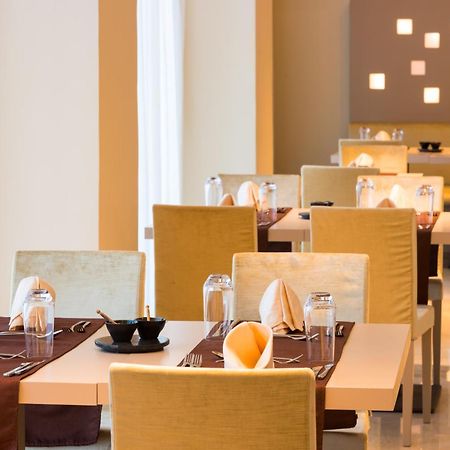 Radisson Blu Hotel NʼDjamena Eksteriør billede