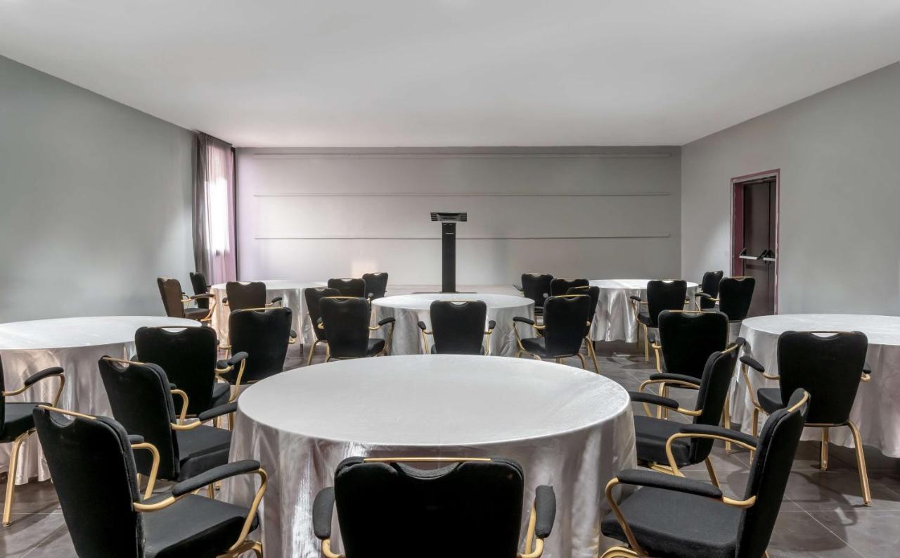Radisson Blu Hotel NʼDjamena Eksteriør billede